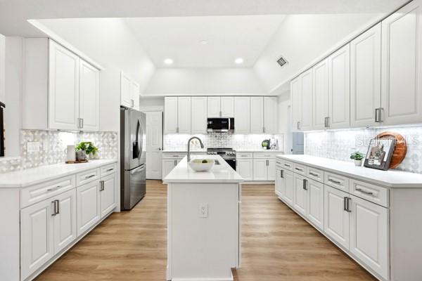 Image 17 of 70 For 18 Foxfords Chase