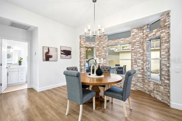 Image 23 of 70 For 18 Foxfords Chase