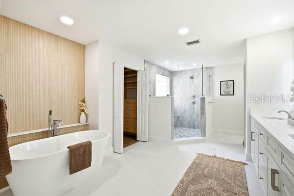 Image 33 of 70 For 18 Foxfords Chase