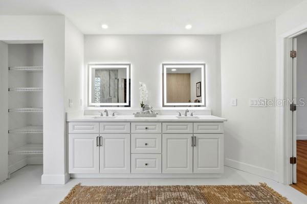 Image 34 of 70 For 18 Foxfords Chase