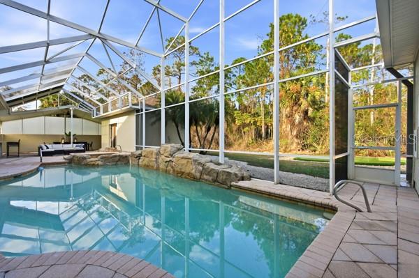 Image 4 of 70 For 18 Foxfords Chase