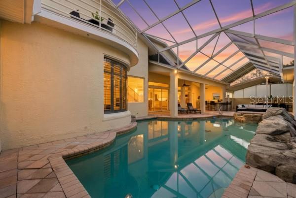 Image 6 of 70 For 18 Foxfords Chase