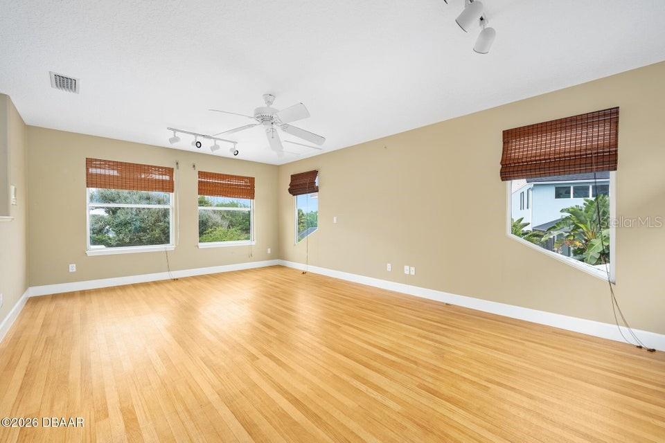 Image 11 of 64 For 133 Barrier Isle Drive