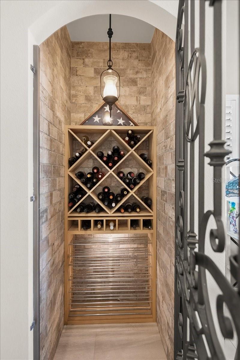 Listing photo id 15 for 16 Spinaker Circle