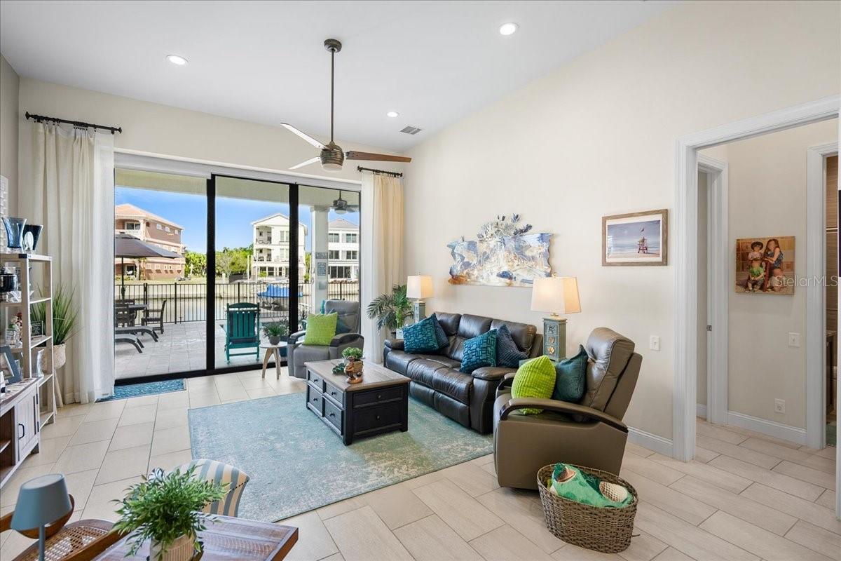 Listing photo id 18 for 16 Spinaker Circle