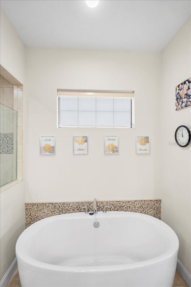 Listing photo id 51 for 16 Spinaker Circle