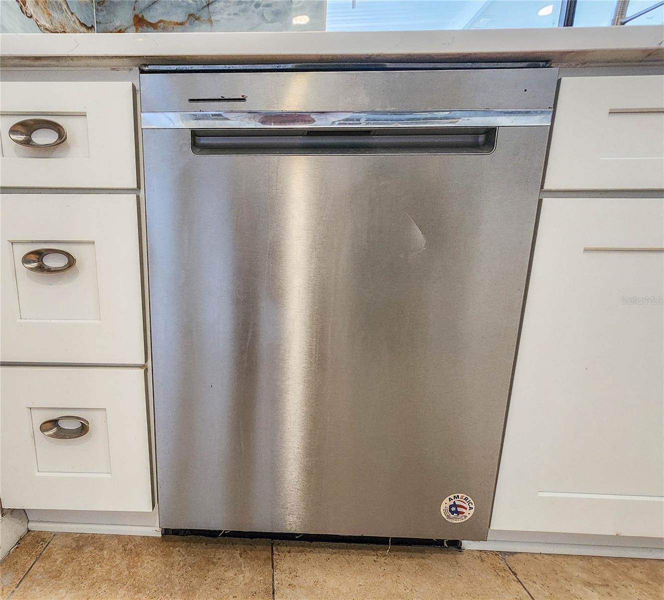 Image 16 of 71 For 24 Claridge Court S