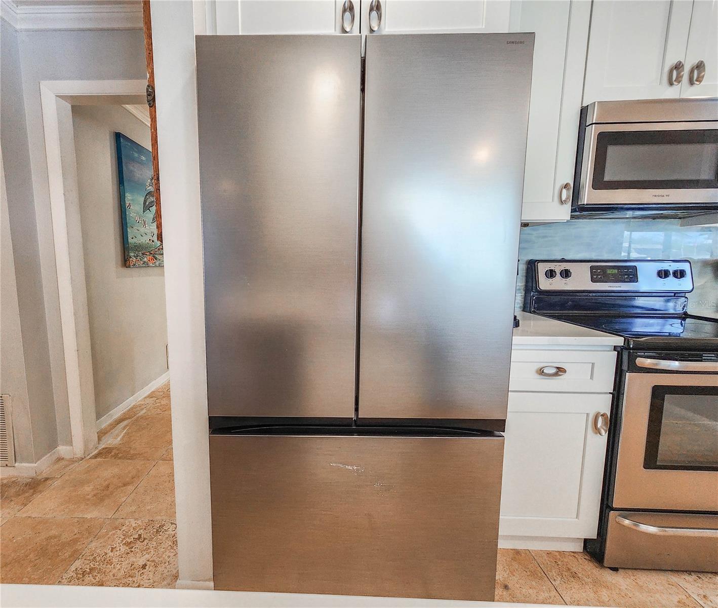 Image 18 of 71 For 24 Claridge Court S