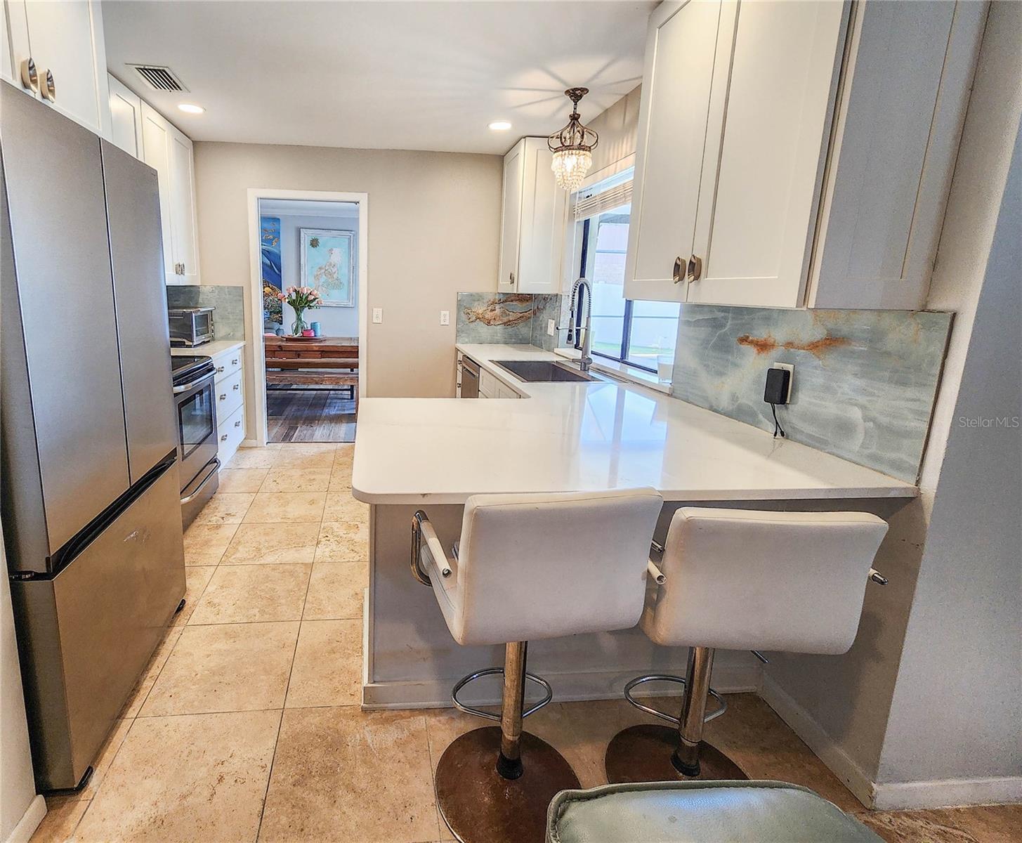 Image 25 of 71 For 24 Claridge Court S