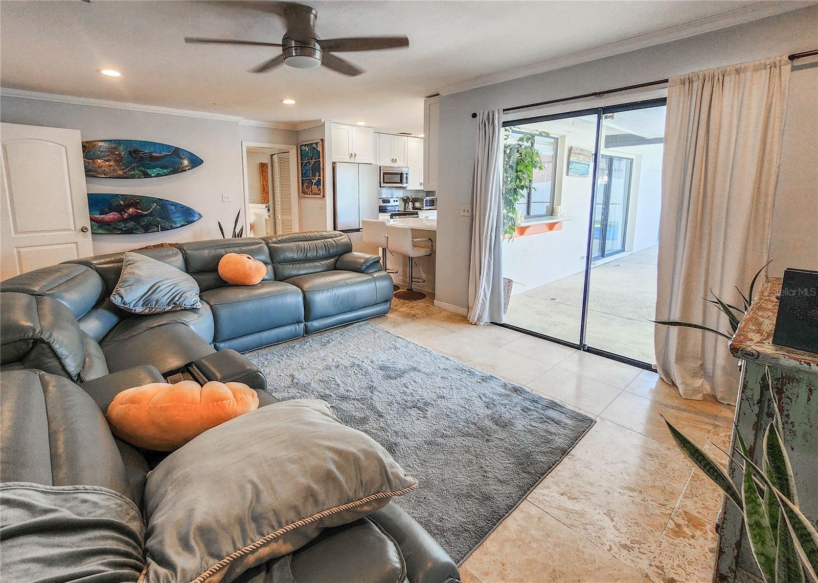 Image 26 of 71 For 24 Claridge Court S