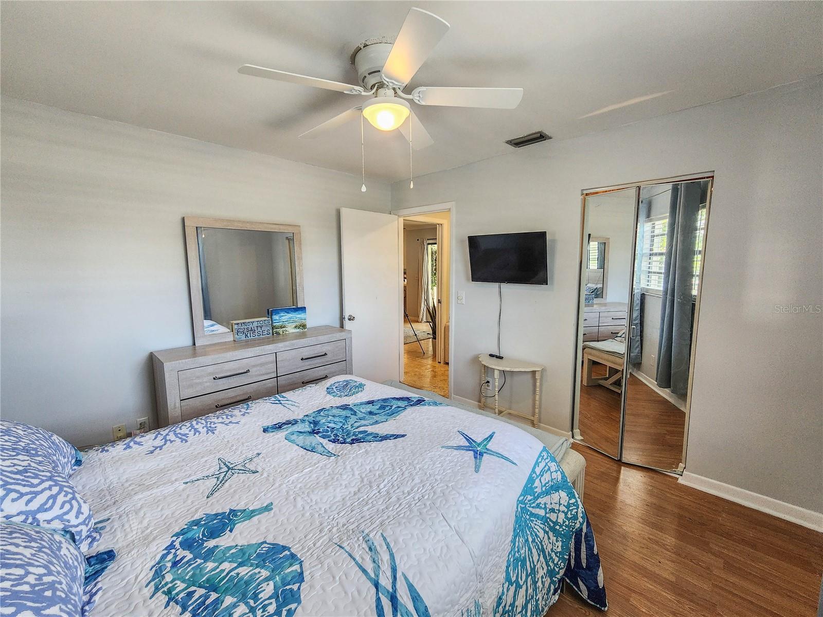 Image 32 of 71 For 24 Claridge Court S