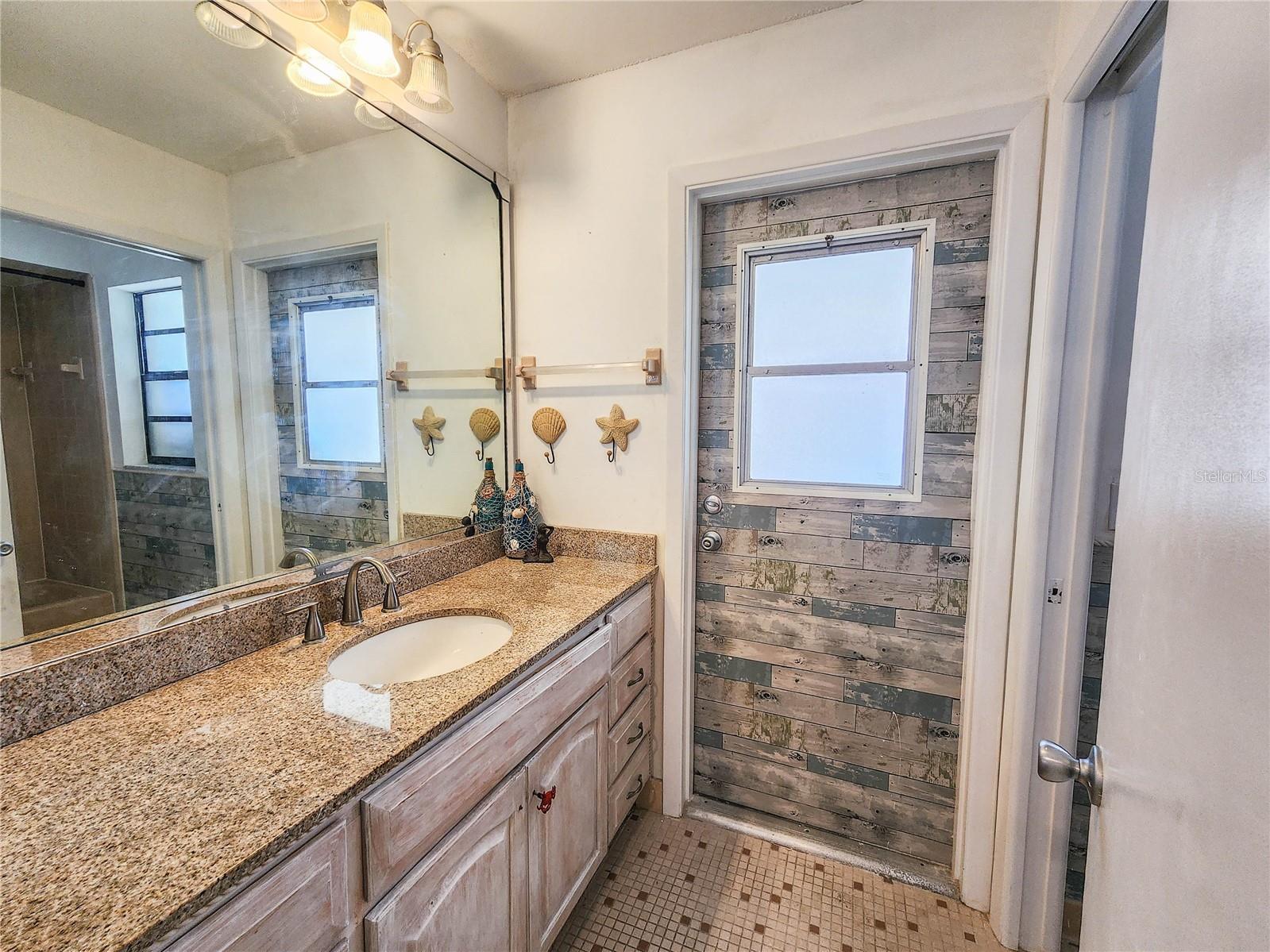 Image 34 of 71 For 24 Claridge Court S