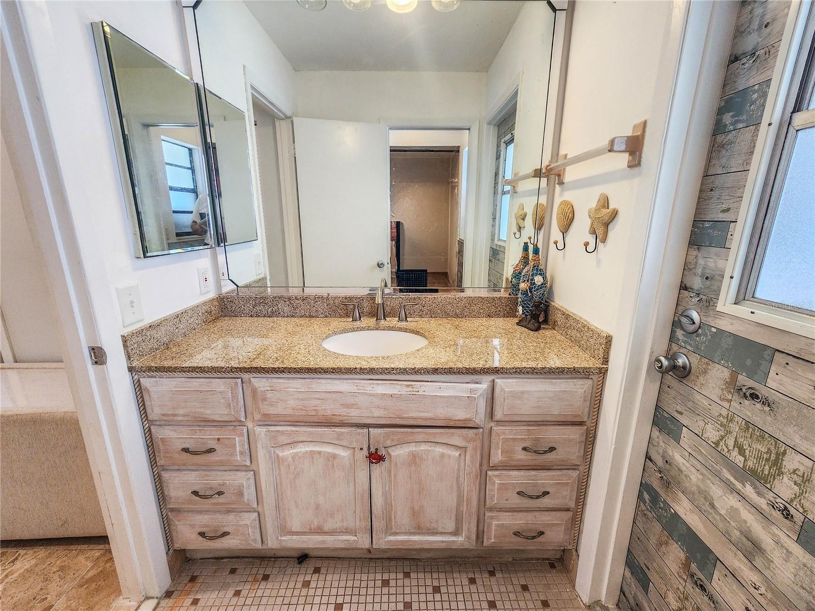 Image 37 of 71 For 24 Claridge Court S