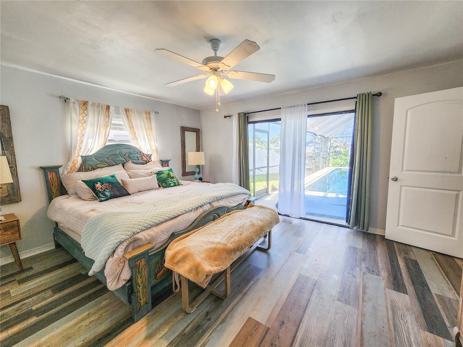 Image 39 of 71 For 24 Claridge Court S