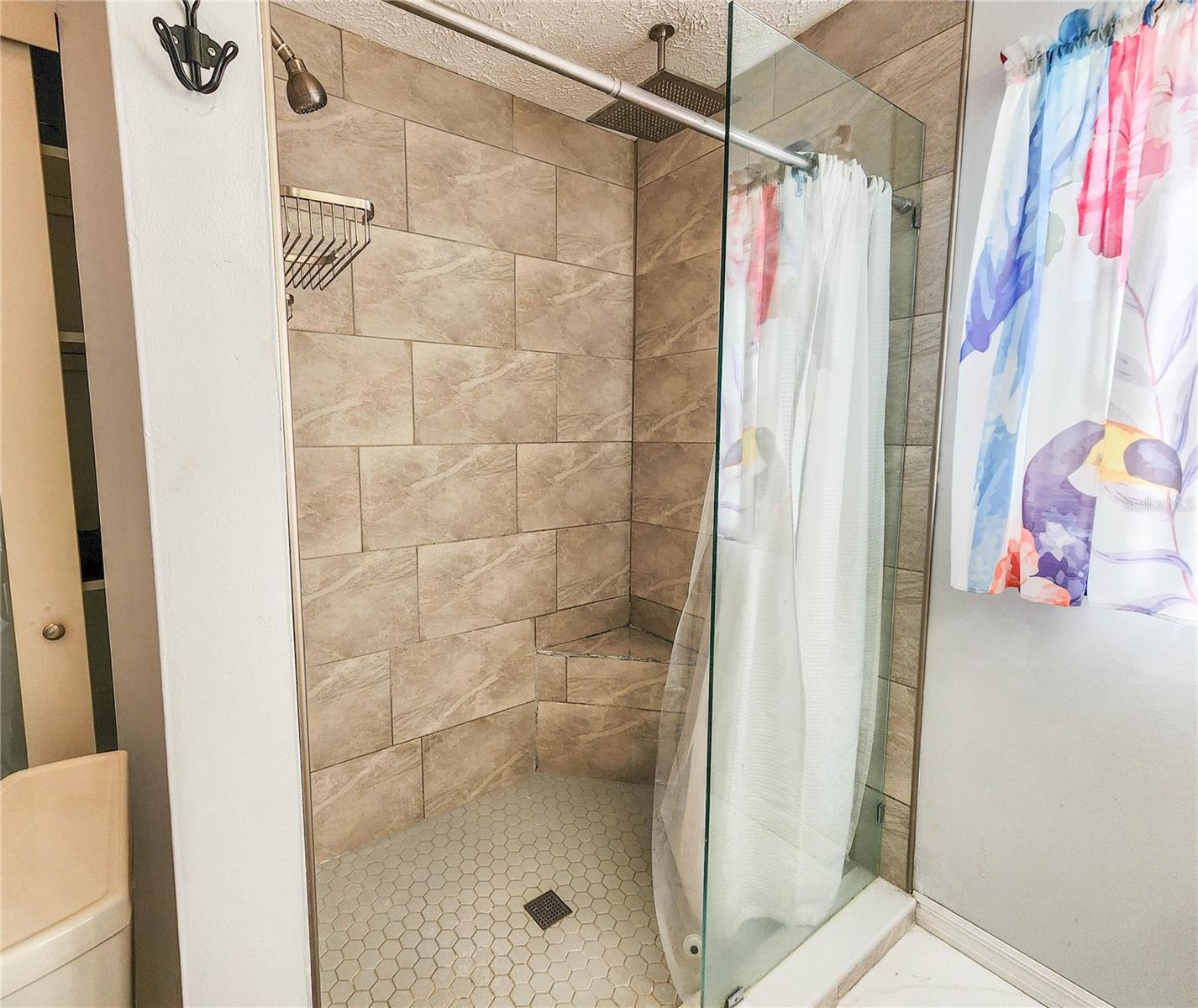 Image 43 of 71 For 24 Claridge Court S