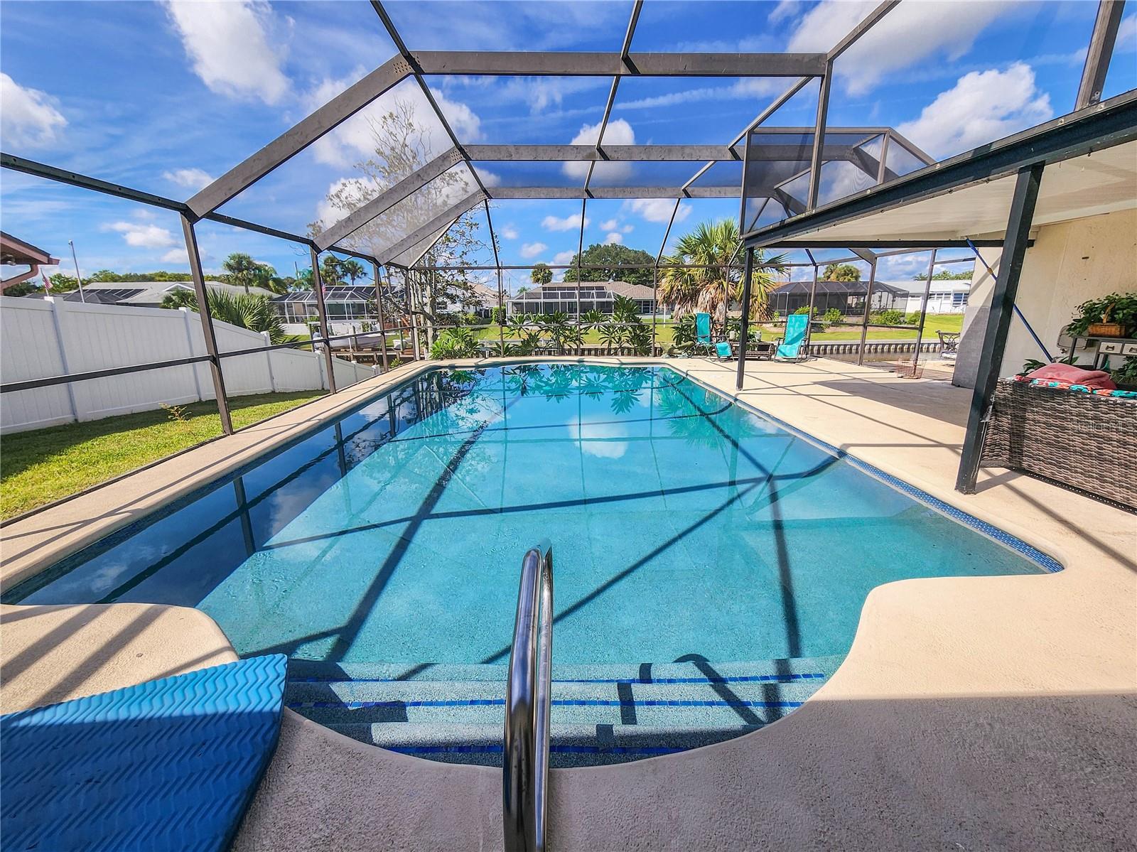 Image 45 of 71 For 24 Claridge Court S