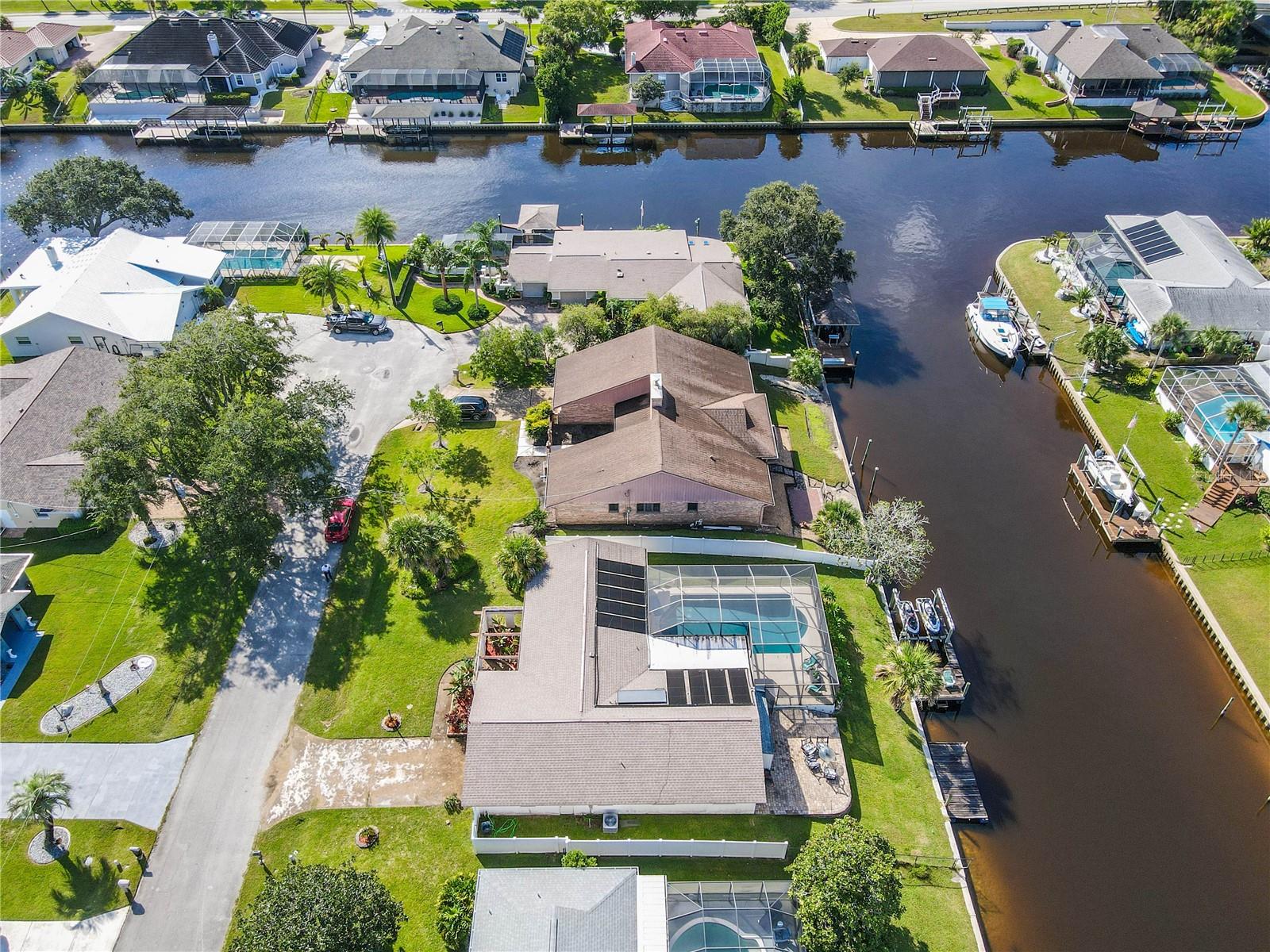 Image 55 of 71 For 24 Claridge Court S