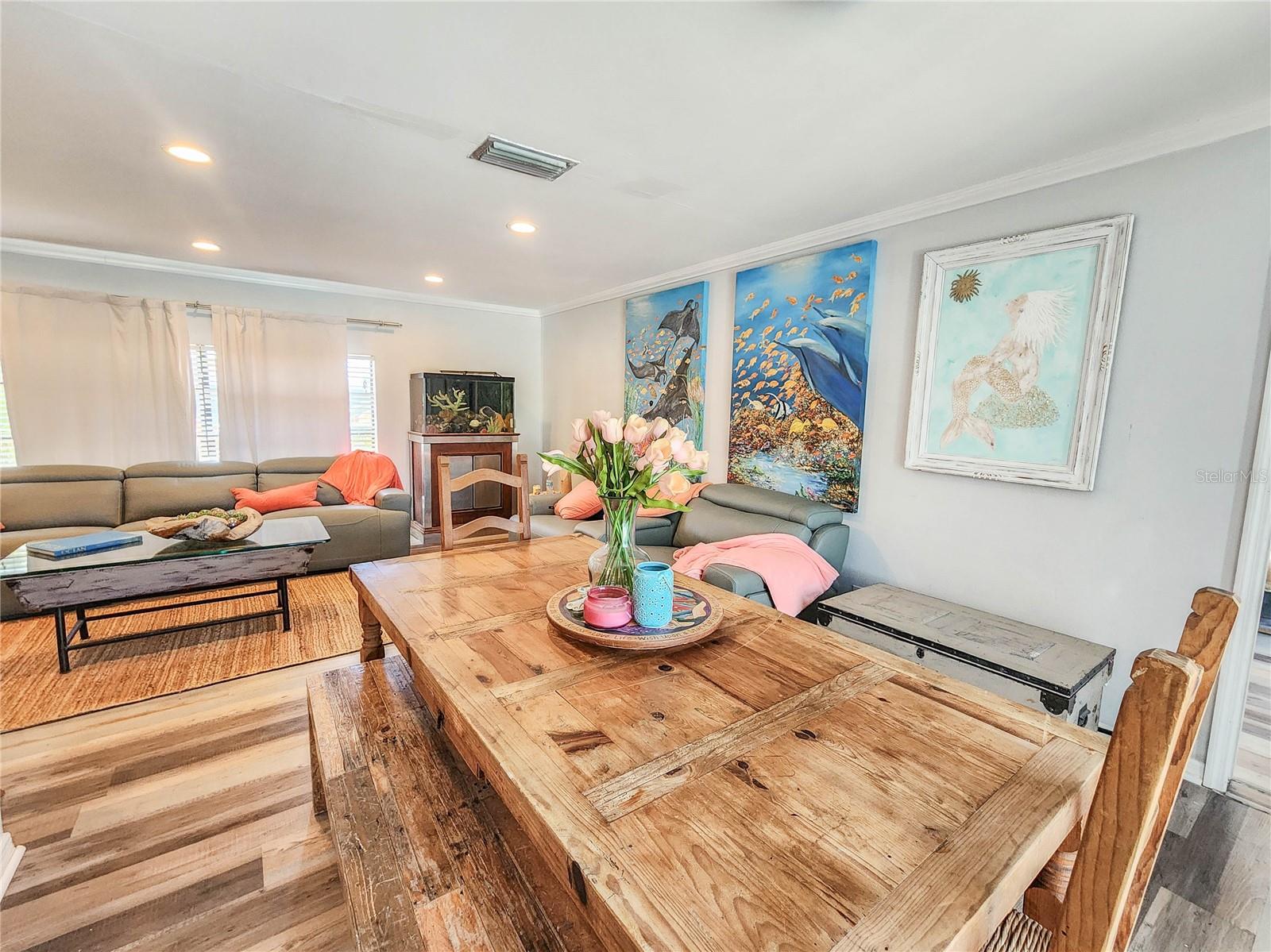 Image 7 of 71 For 24 Claridge Court S