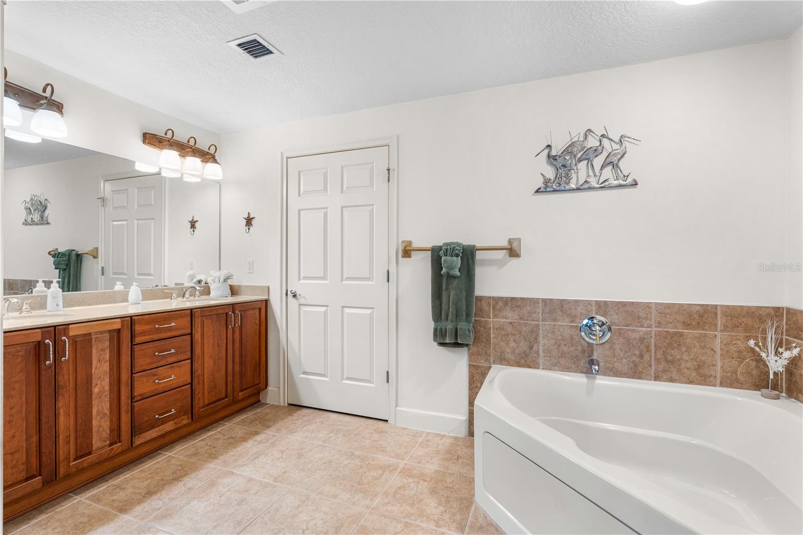 Image 22 of 56 For 2403 Atlantic Avenue 309