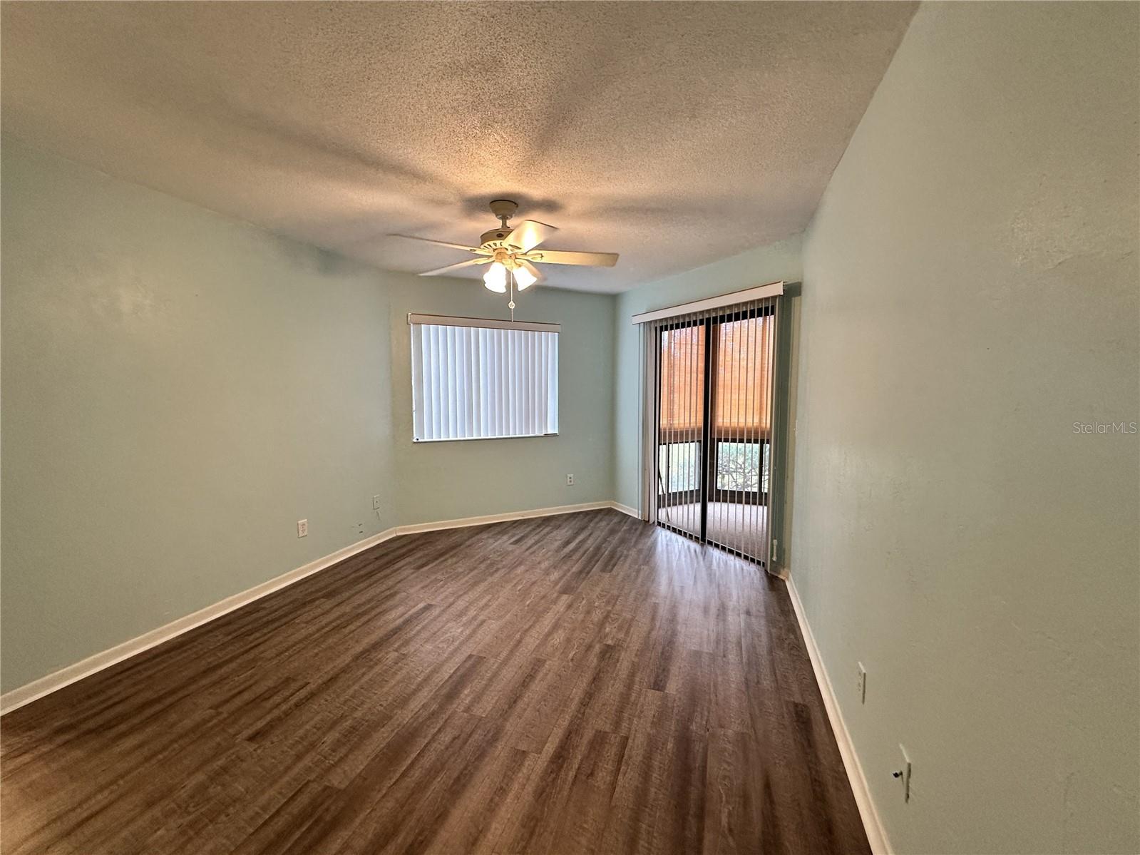 Image 12 of 28 For 13 Surrey Court 13