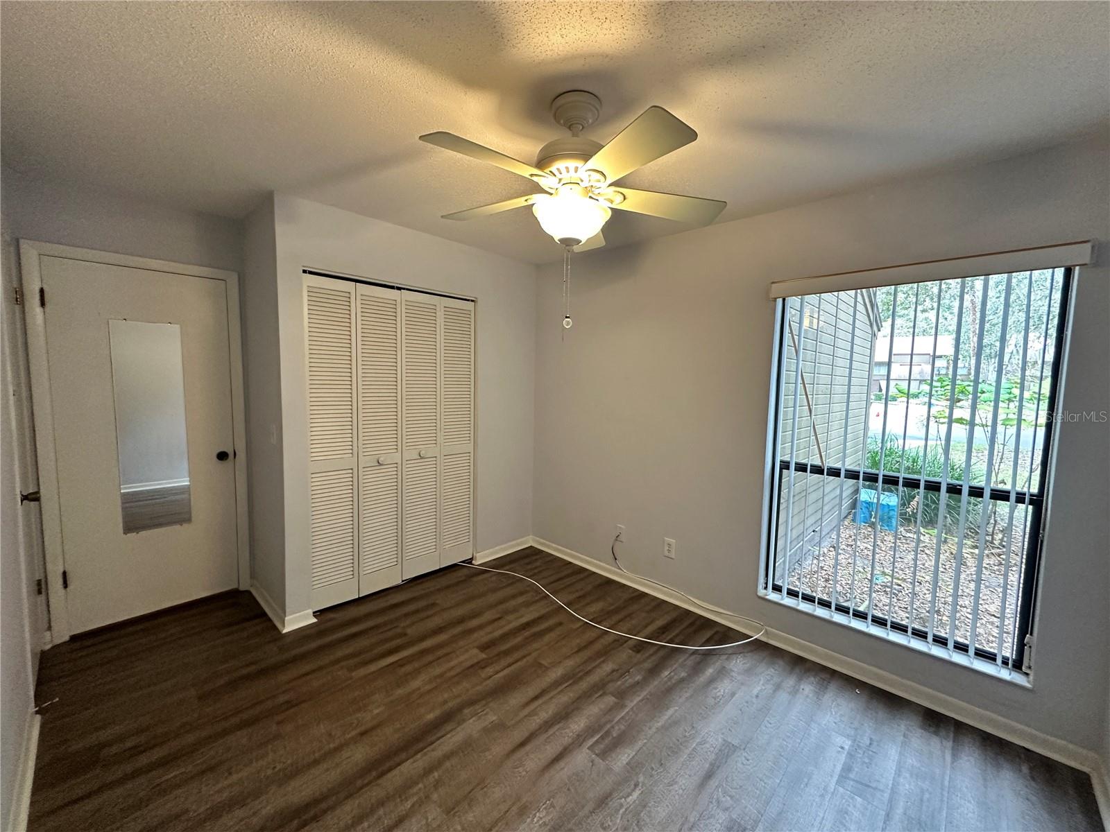 Image 19 of 28 For 13 Surrey Court 13