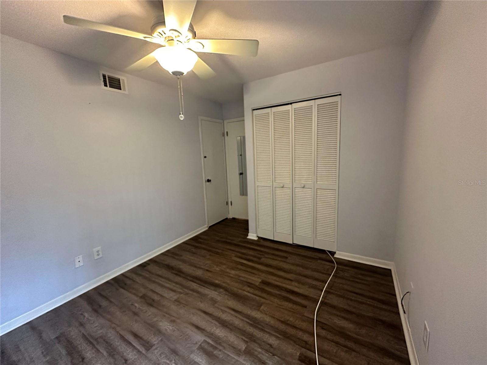 Image 20 of 28 For 13 Surrey Court 13