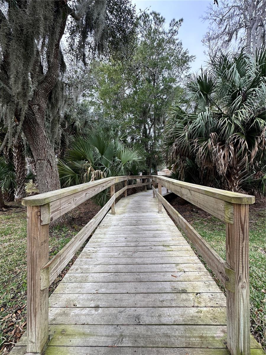 Image 26 of 28 For 13 Surrey Court 13