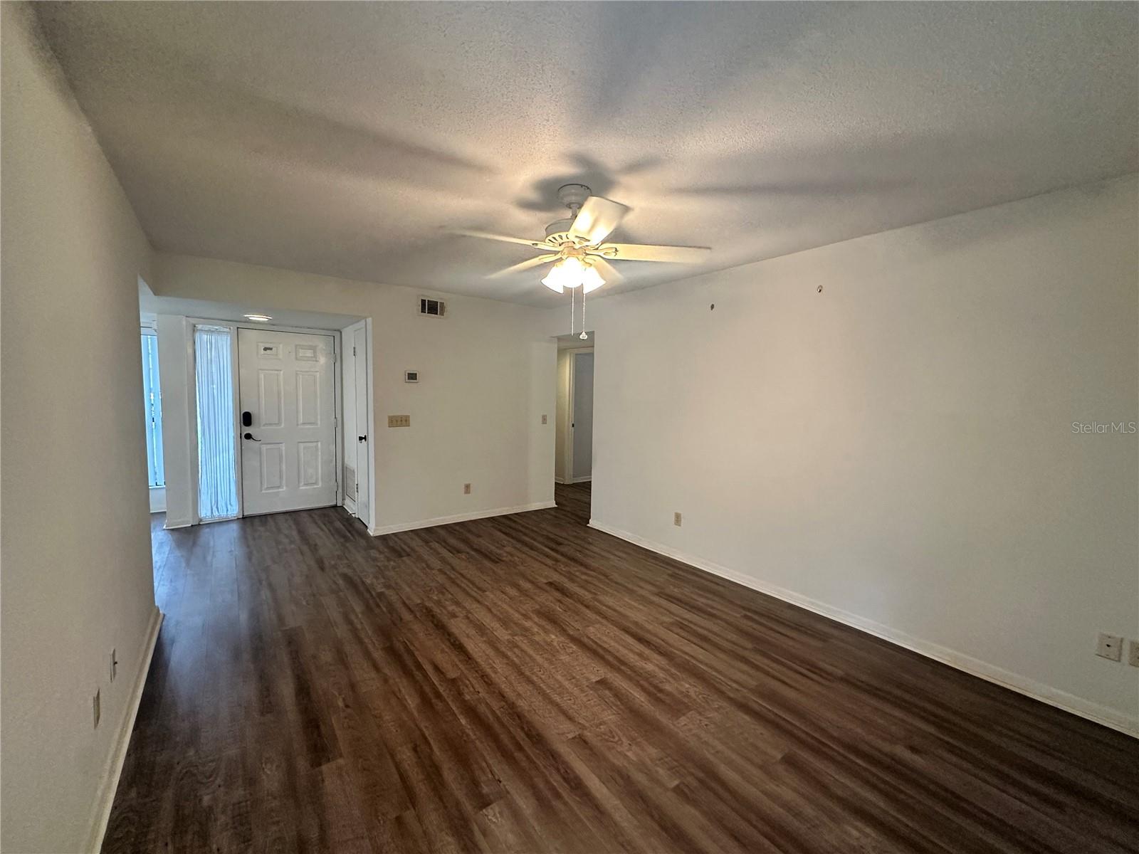 Image 4 of 28 For 13 Surrey Court 13