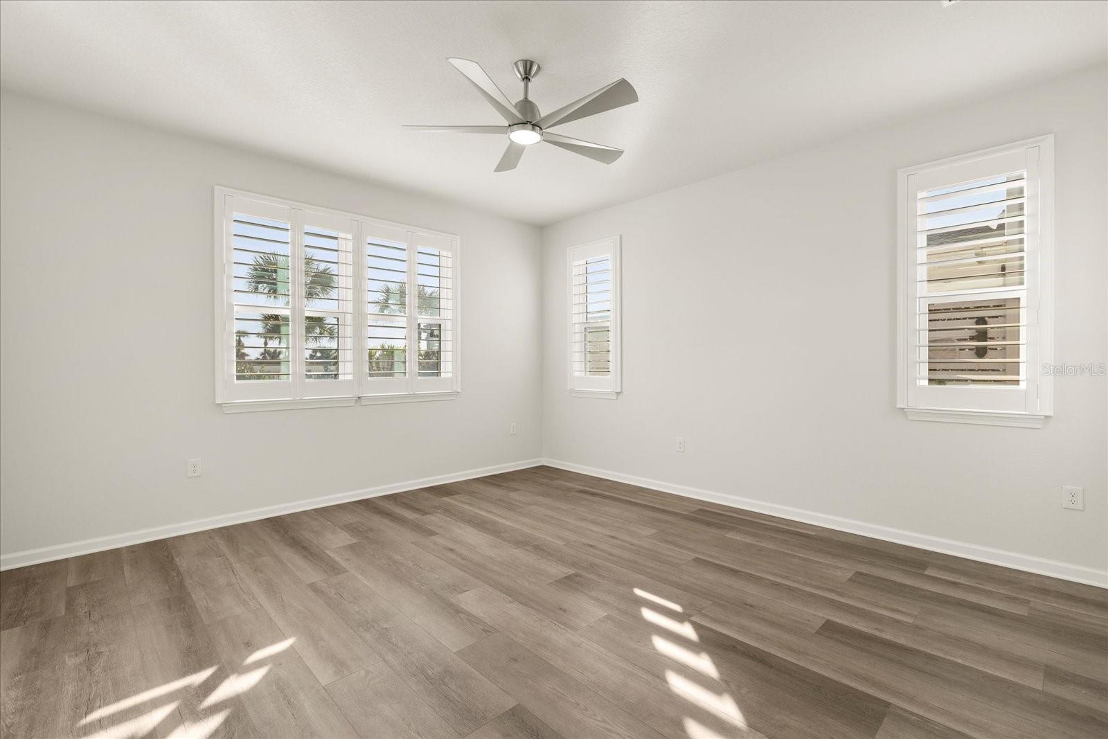 Image 12 of 41 For 22 Los Lagos Boulevard