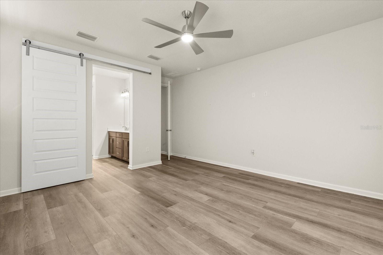 Image 14 of 41 For 22 Los Lagos Boulevard