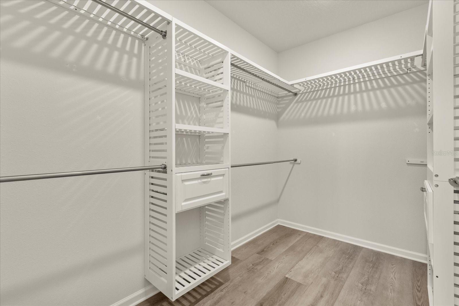 Image 17 of 41 For 22 Los Lagos Boulevard