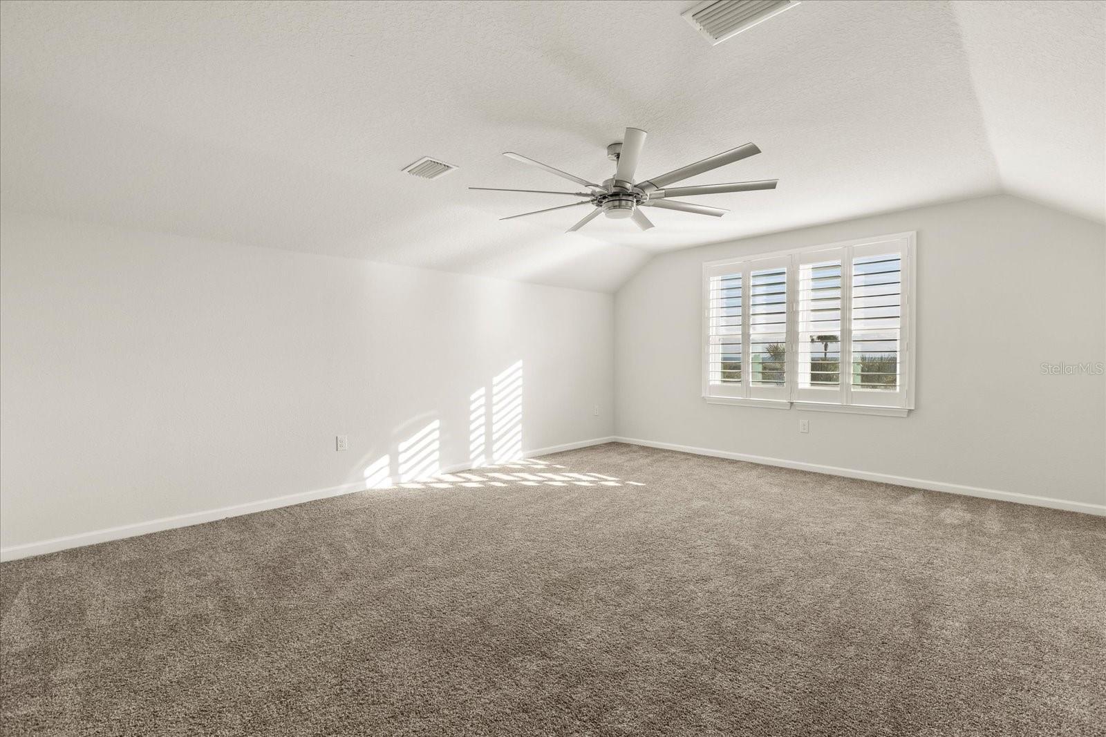 Image 23 of 41 For 22 Los Lagos Boulevard