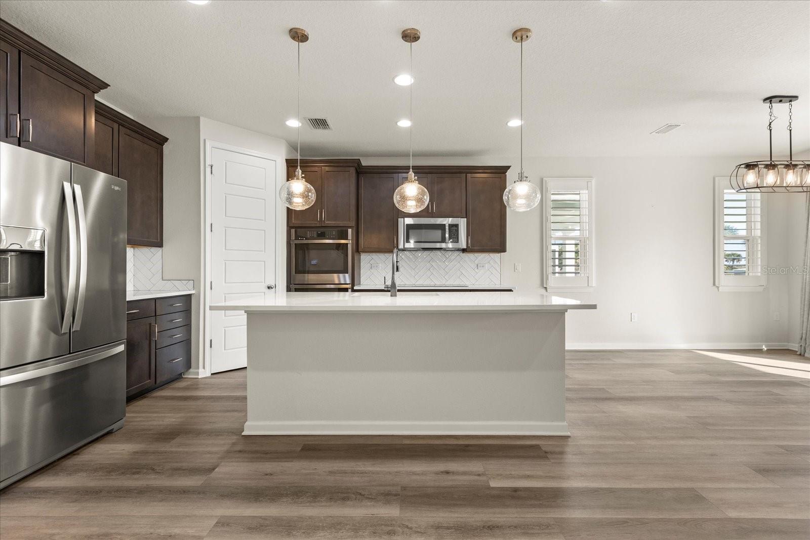 Image 5 of 41 For 22 Los Lagos Boulevard