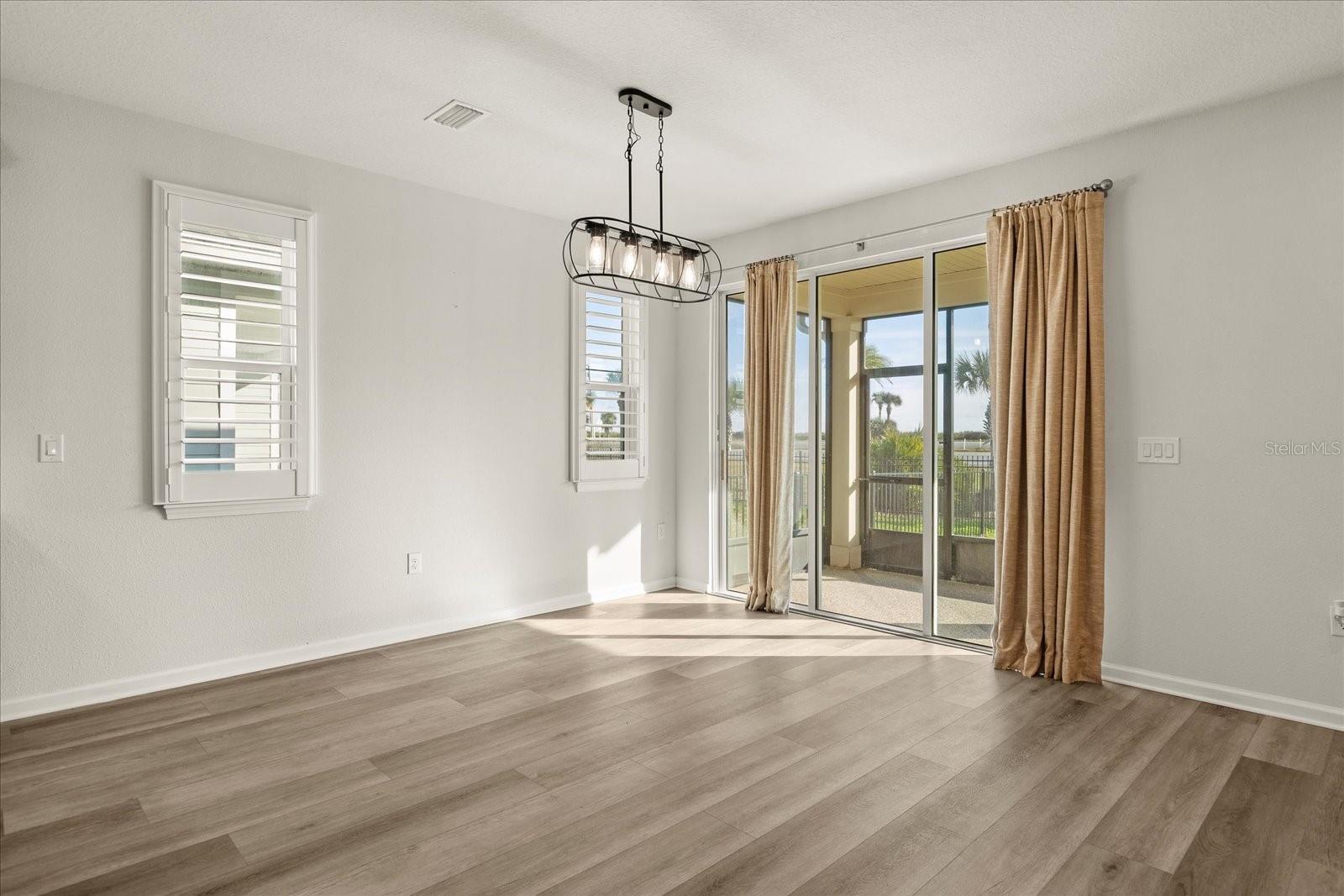 Image 8 of 41 For 22 Los Lagos Boulevard