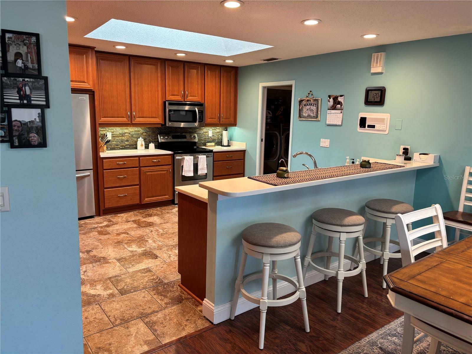 Image 15 of 30 For 1 Cloverdale Court S