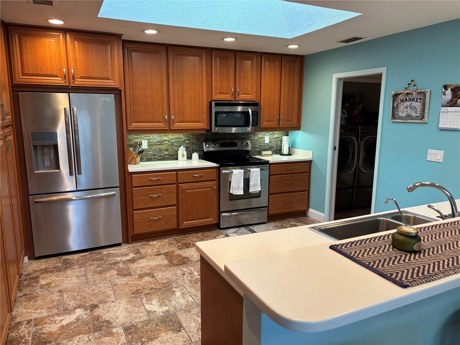 Image 17 of 30 For 1 Cloverdale Court S