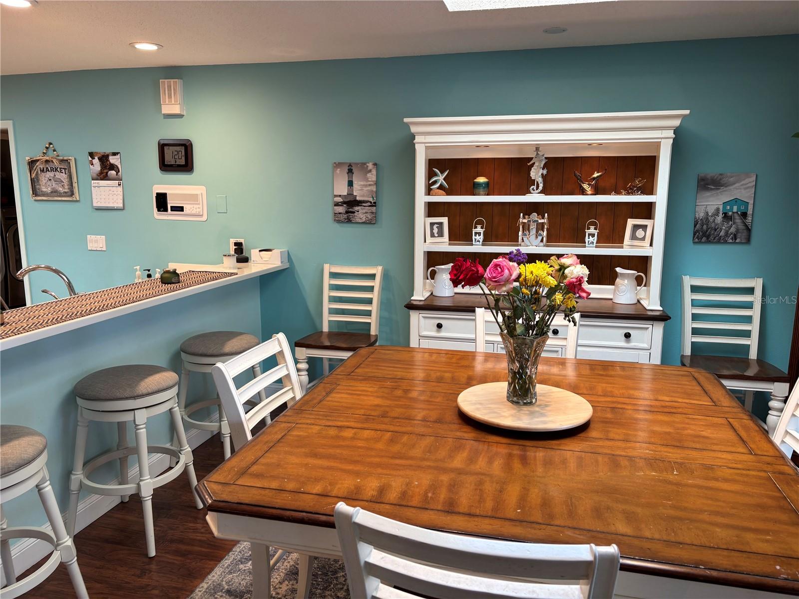 Image 19 of 30 For 1 Cloverdale Court S