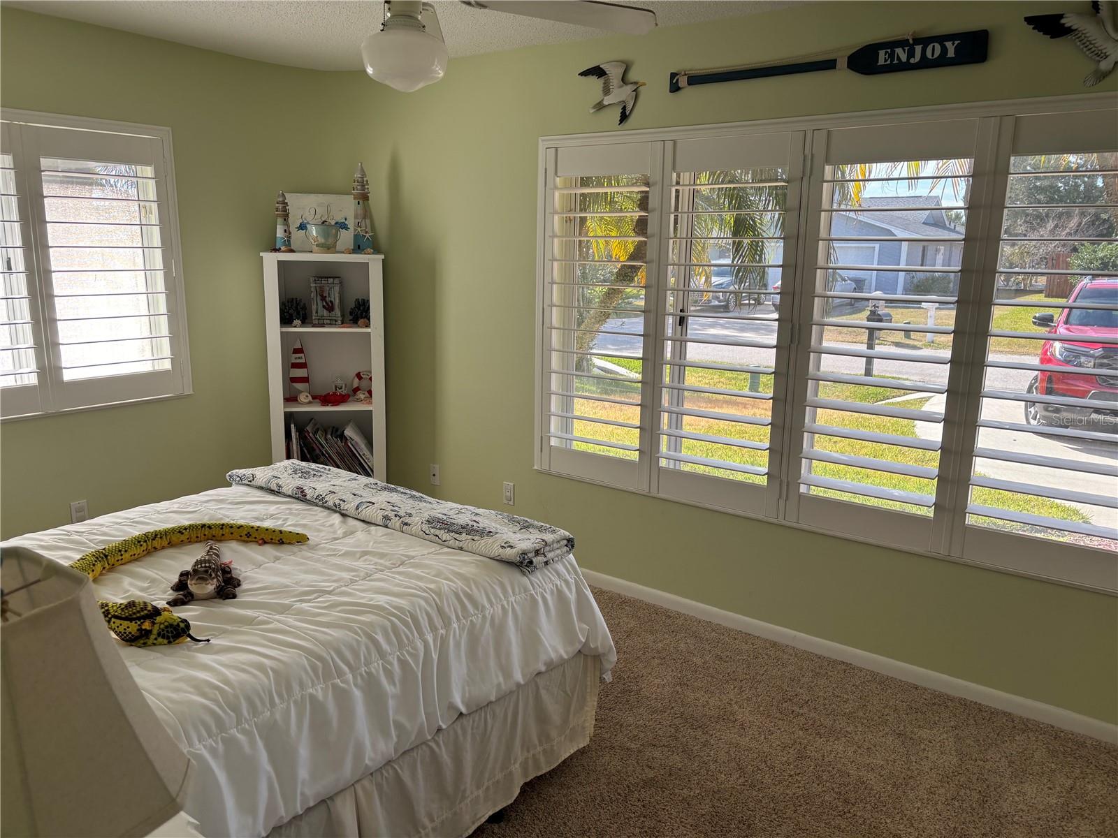 Image 24 of 30 For 1 Cloverdale Court S