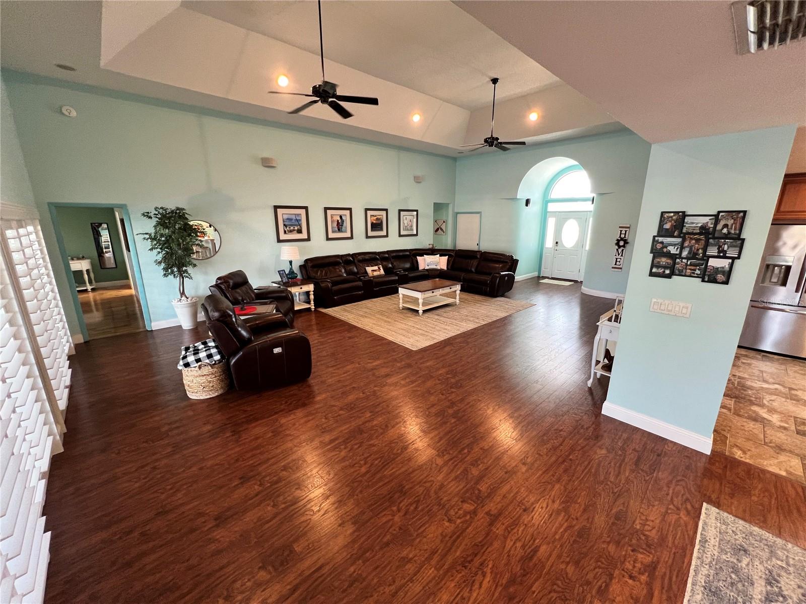 Image 8 of 30 For 1 Cloverdale Court S