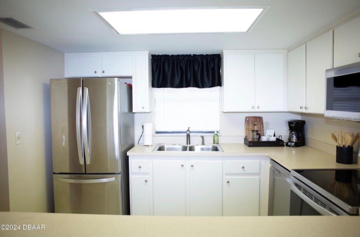 Image 4 of 44 For 2100 Ocean Shore Boulevard 1110