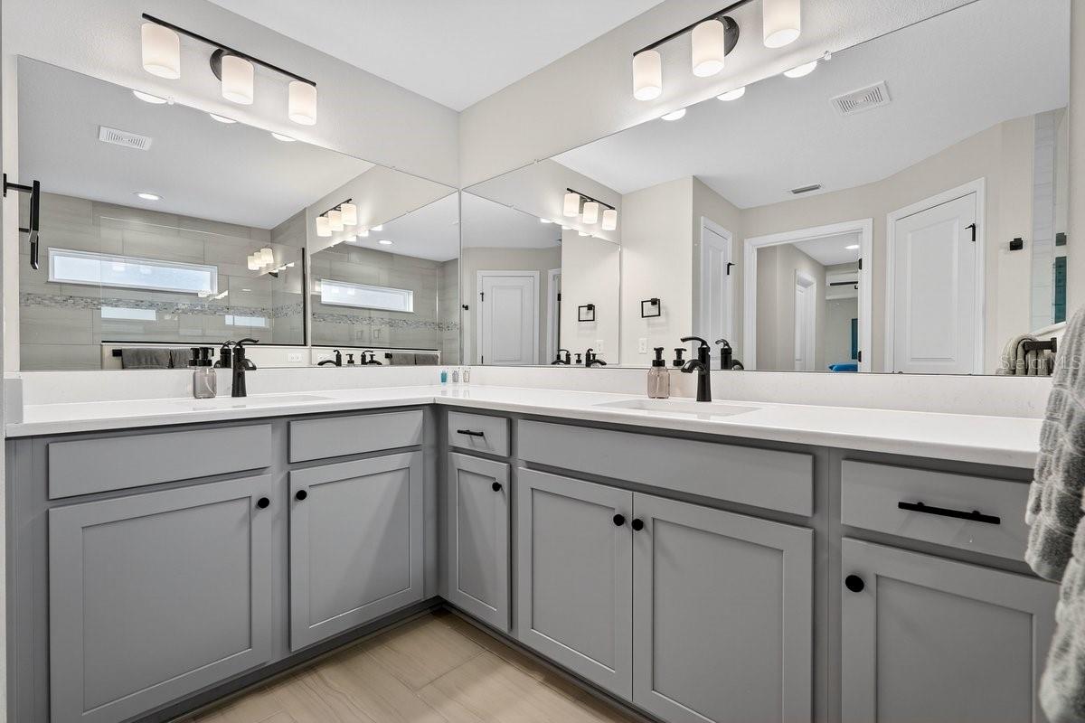 Image 22 of 48 For 5 Westover Lane