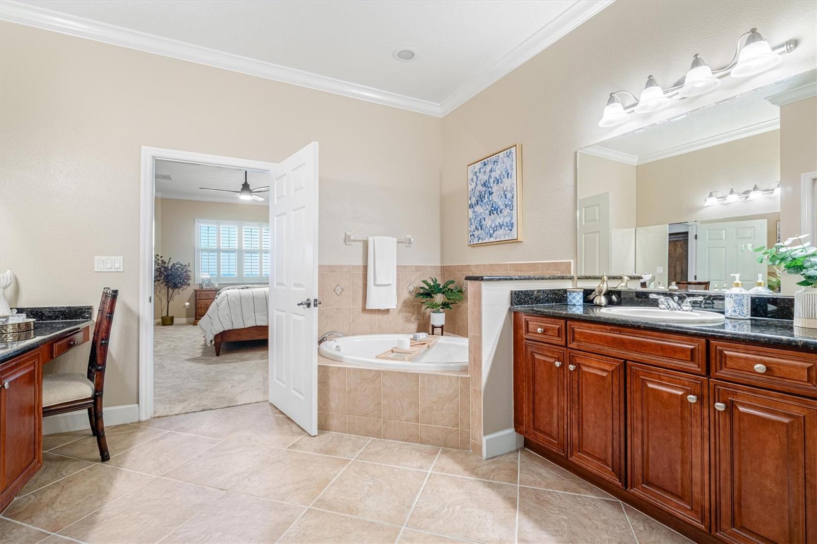 Image 19 of 47 For 200 Cinnamon Beach Way 141