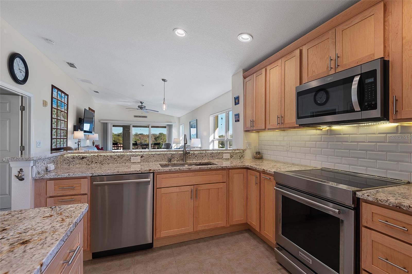 Image 21 of 100 For 700 Canopy Walk Lane 745