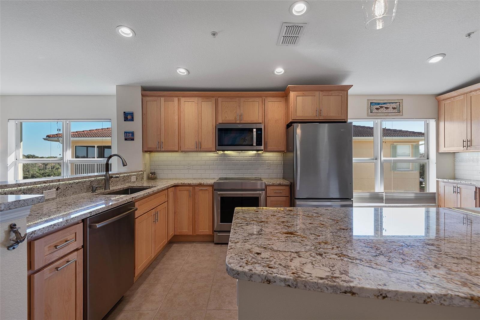 Image 22 of 100 For 700 Canopy Walk Lane 745