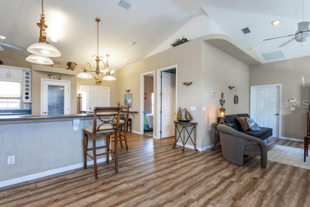 Image 22 of 49 For 497 Grandview Avenue