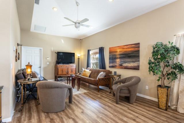 Image 26 of 49 For 497 Grandview Avenue