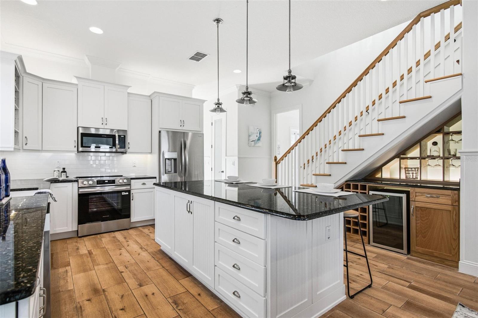 Image 14 of 41 For 25 Sandy Beach Way