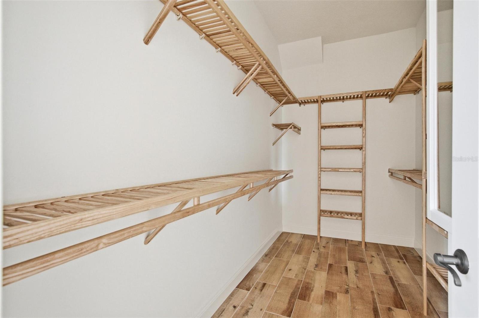 Image 19 of 41 For 25 Sandy Beach Way