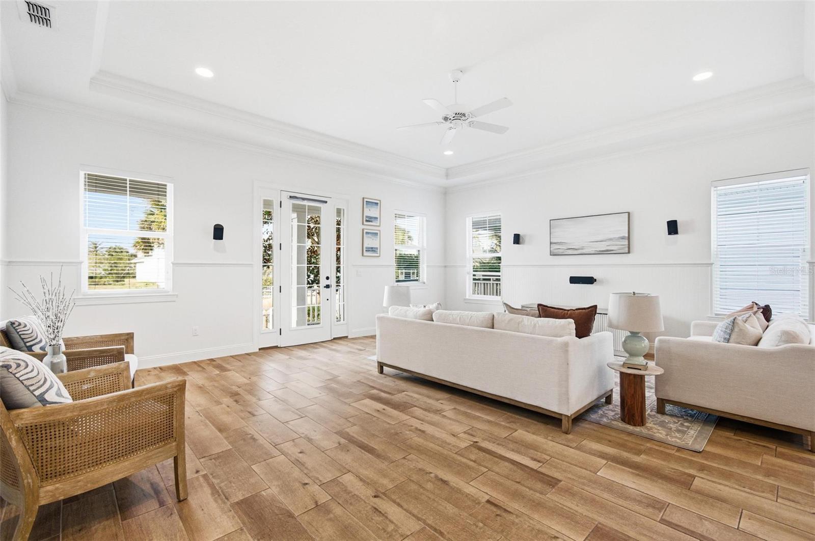 Image 6 of 41 For 25 Sandy Beach Way