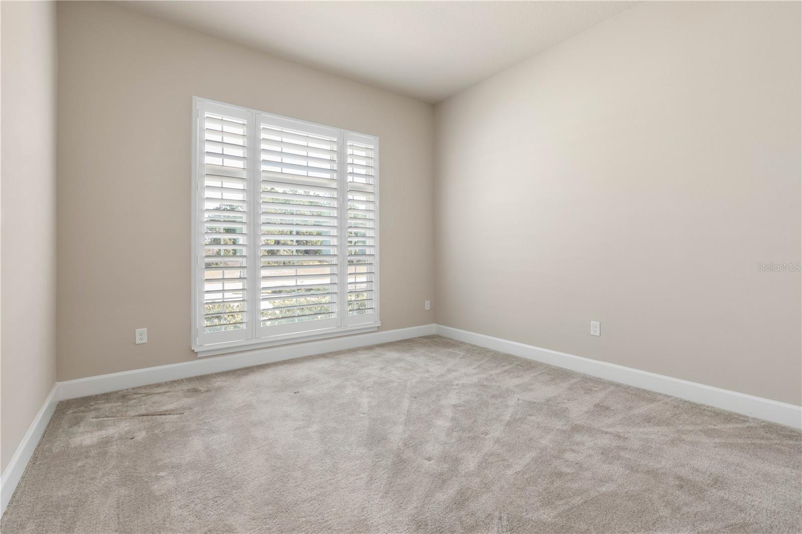 Image 12 of 79 For 661 Mahogany Run